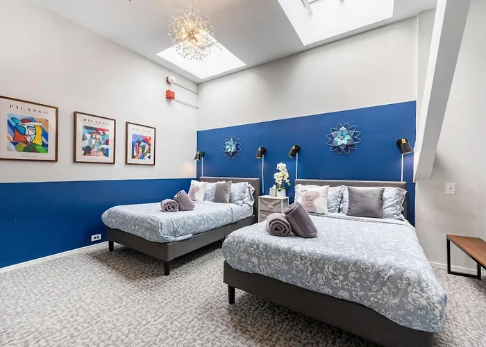 Vintage Downtown Penthouse, Gym & Balcony #6 * Chicago