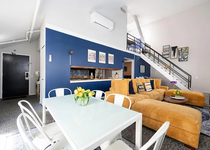 Vintage Downtown Penthouse, Gym & Balcony #6 * Chicago