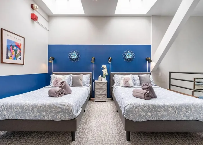 Vintage Downtown Penthouse, Gym & Balcony #6 * Chicago