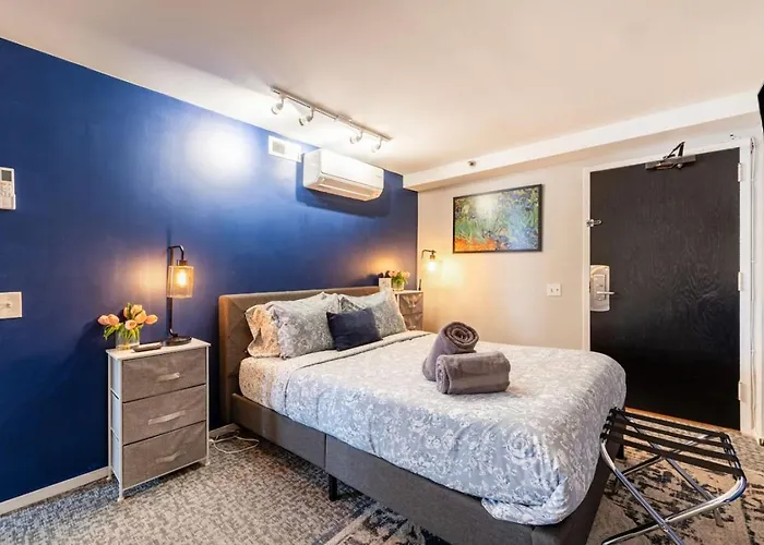 Vintage Downtown Penthouse, Gym & Balcony #6 *